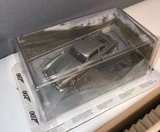 James Bond Model Aston Martin DB5
