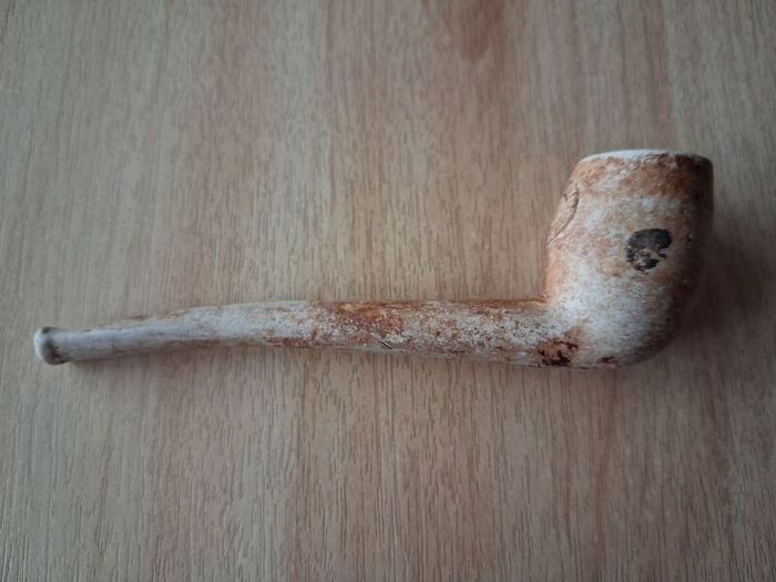Vintage clay pipe