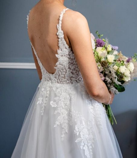 Wedding dress