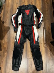 Dainese Avro ladies two piece leathers size 44