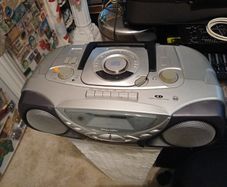 Pacific cd and radio player