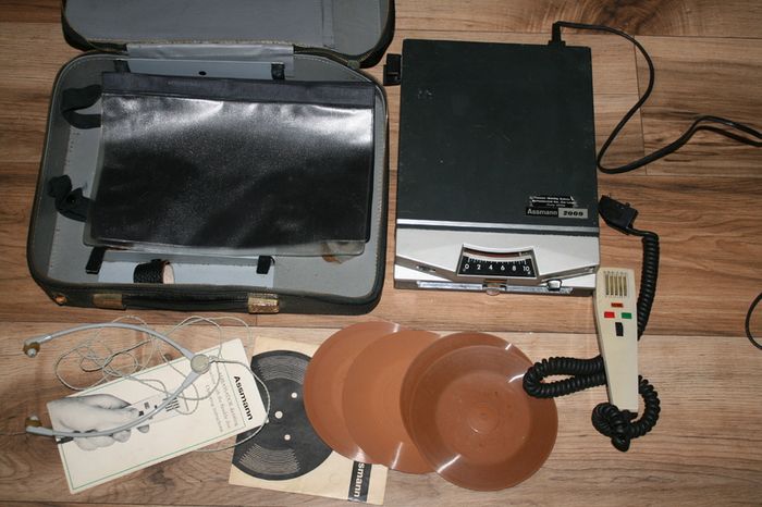 Antique Assmann 2000 - the Dictation Machine with Re-recordable Magnetic Records