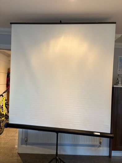 Portable Projection Screen