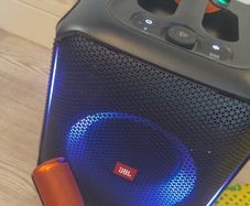 Jbl speaker and microphone