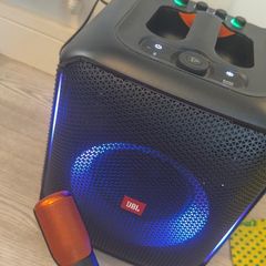 Jbl speaker and microphone