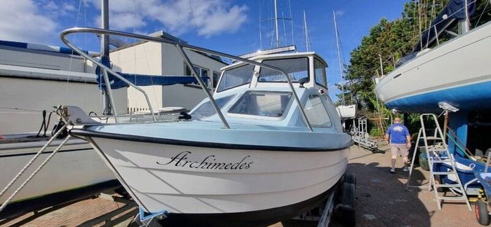 Fishing boat ..bonwitco 19.8 feet fast fisherman
