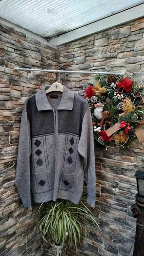 Guv'nors vintage style cardigan Size large Great condition Very retro