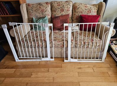 stairs gate barrier stairway fence rail Lindam