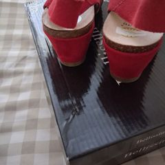 Ladies sandals