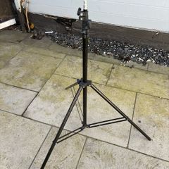Neewer tripod