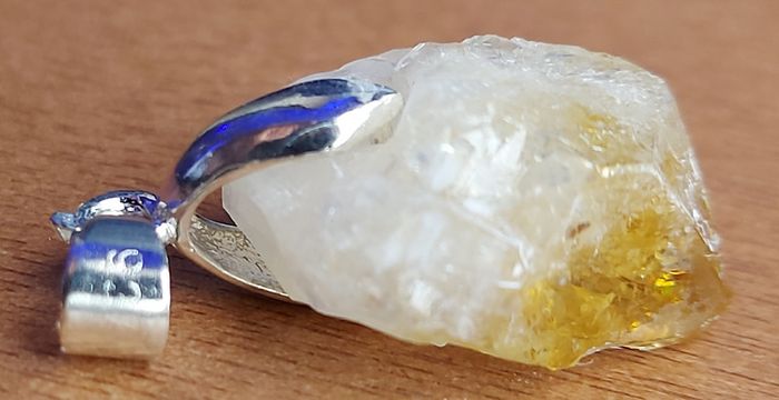 18 ct Citrine Crystal on 925 Silver pinch-bail