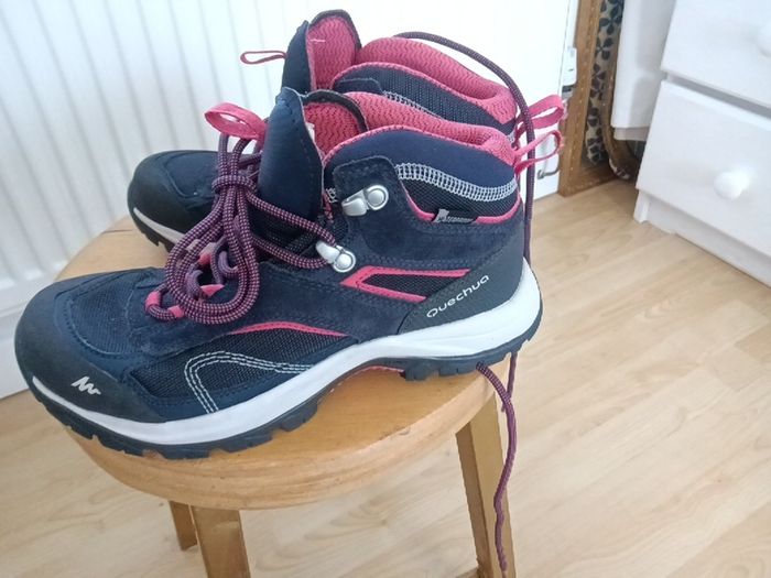 Ladies hiking boots