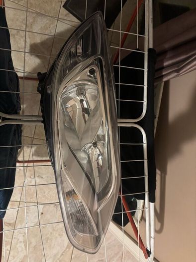 12 Ford Focus Headlight