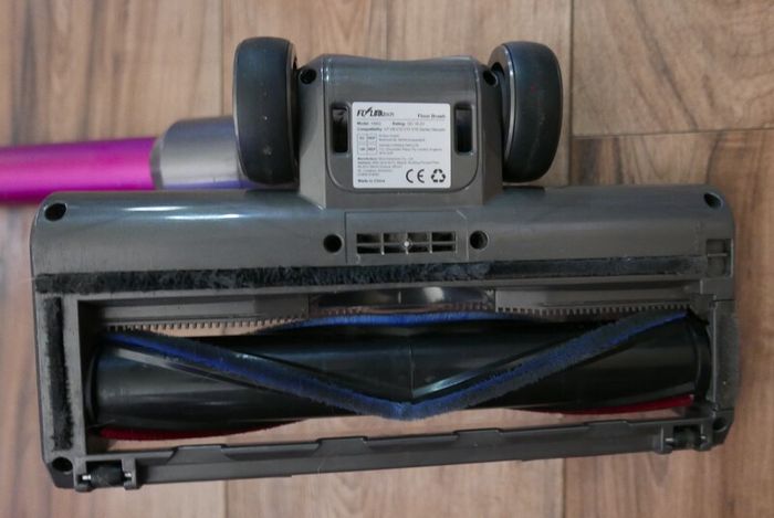 Dyson V7 Motorhead Stick Vacuum Cleaner (works well)