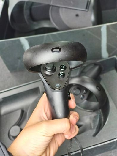 Oculus Quest VR Gaming Headset