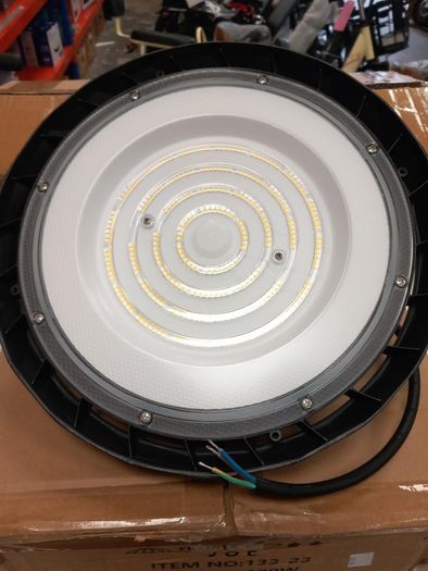 UFO LED LIGHT 100W (brand new in box)