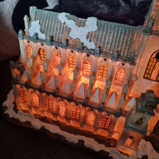Christmas village cathedral Vintage Y2K plug in