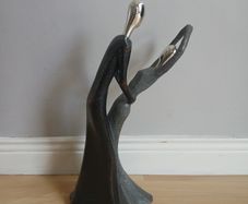 Dancing figurines