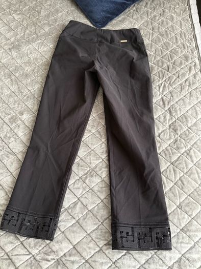 JOSEPH RIBKOFF Guipure Lace Cropped Trousers