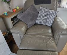 2 recliner chairs