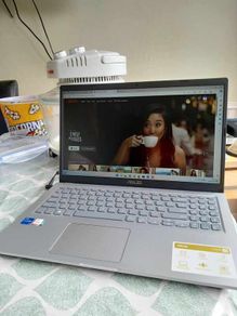 ASUS Vivobook 15 X1500EA Laptop