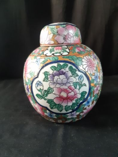 Famille Rose Medalion Ginger Jar