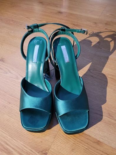 Platfrom Sandals  in bottle green uk6, Brand new never worn