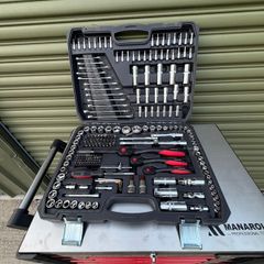 231pc Socket Set - 1/4, 3/8 1/2 Drive