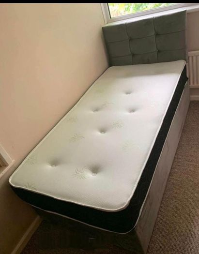 New Stylish Double 4ft, 4ft6, King 5ft And 6ft Superking Sizes Divan Beds Instock. Drawers And Optional Tufted Mattresses Available. Free Delivery