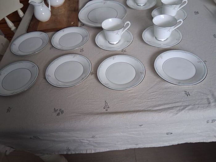 Royal Doulton fine bone china sets