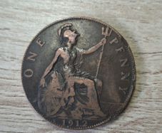 Great Britain UK 1912 One Penny George V Coin - free standard postage