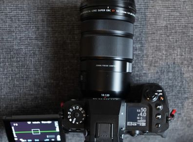 Fujifilm X-H2 & XF 18-120mm F4 LM PZ WR Extremely low Shutter count. Excellent Condition