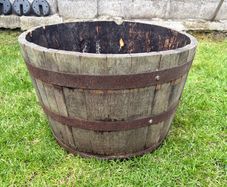 1/2 oak barrel planter