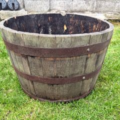 1/2 oak barrel planter