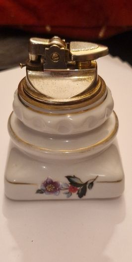 Vintage 1940s Mid-Century Floral Porcelain Table Lighter - Excellent Condition
