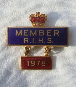 ROYAL INTERNATIONAL HORSE SHOW MEMBER (Hickstead, West Sussex) - member's enamel badge with 1978 bar (a scarce badge) 1970's