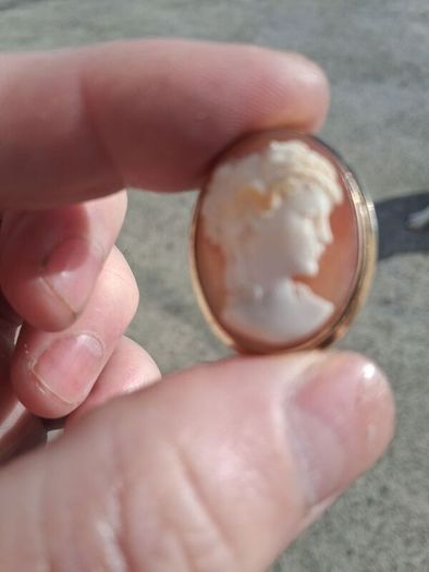 Vintage 14k Gold Cameo Brooch(5 grams)