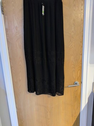 M&S Pleated  Black Skirt With  Lace Sections.   S.12.(40)  B.N.W.T.