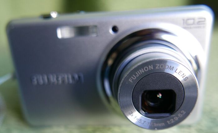 FUJIFILM FinePix J27 Compact Digital Camera 10.2 MP + 2Gb SD Card and charging cable