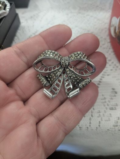 Silver brooch with marcasite