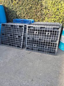 plastic pallets
