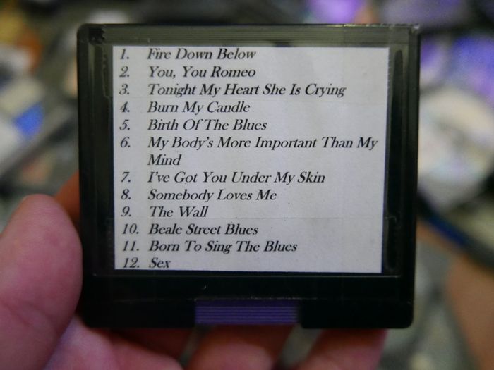 Large collection of assorted MiniDiscs (5 each)