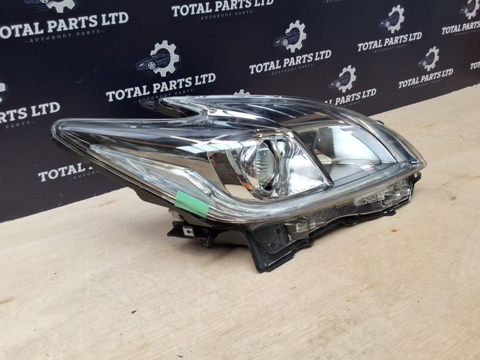 Toyota prius 2012-15 headlight