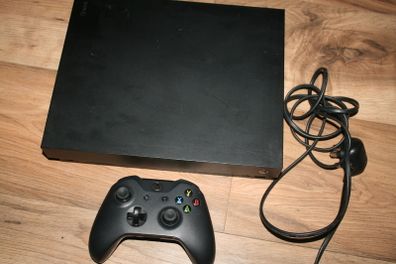 Xbox One X - 1TB Console With Wireless Controller