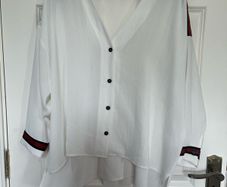 blouse New NAYA size 2 V- neck blouse