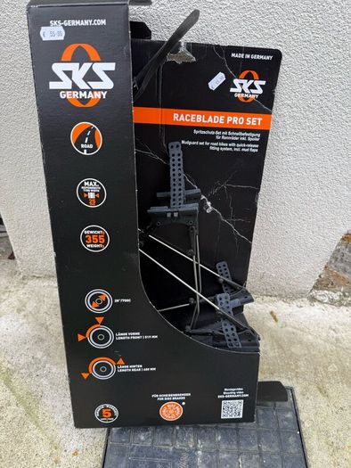 Form Reve Road Bike with Unused SKS Mudguards