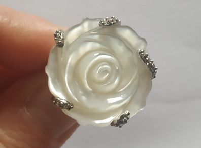 Mother of Pearl Rose Ring