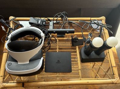 Sony PlayStation VR V1 Bundle + Camera V2 + Move Controllers. Full set