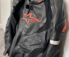 Alpinestars Tech Leather Jacket & Missile V2 Leather Pants - Matching 2-Piece Suit - Excellent Condition