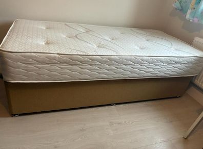 Respa Insignia 3 Mattress & Odearest Fabric Divan Base